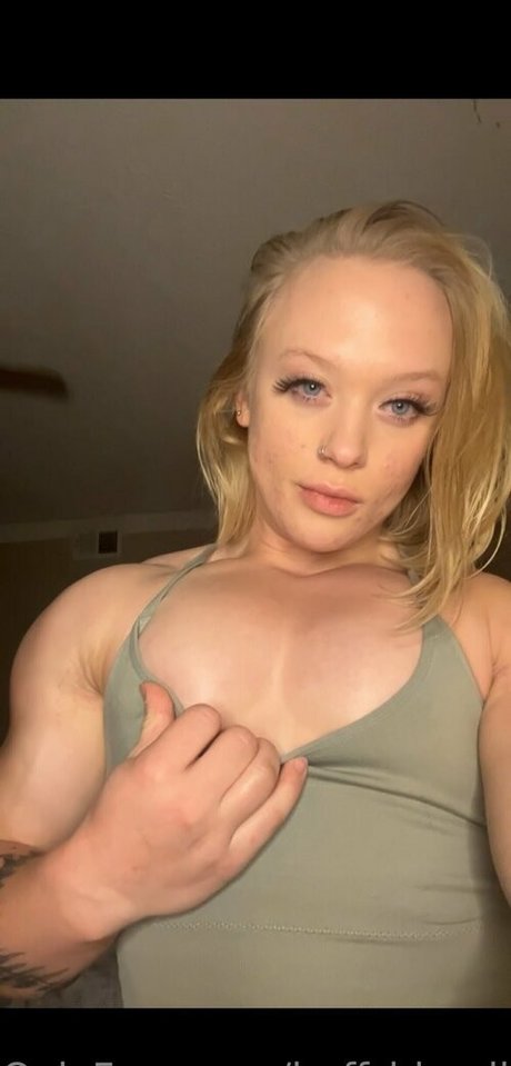 Buff_blondie photo 13
