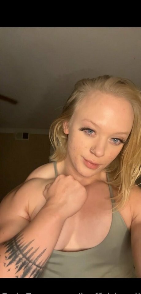 Buff_blondie photo 18