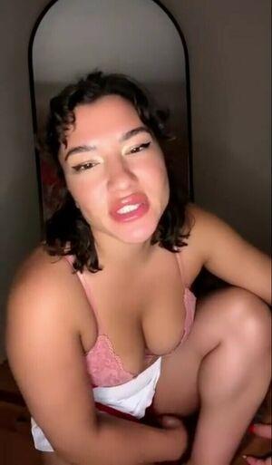 Burcu Yildiz photo 4