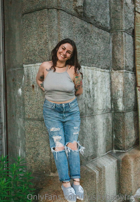 Bushybabyfree photo 8