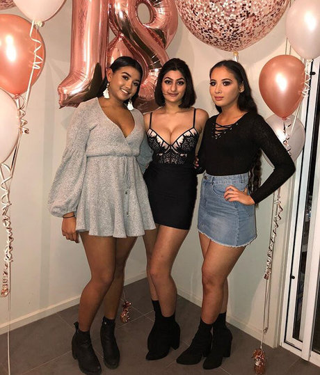 Busty Indian photo 17