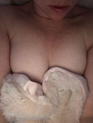 Bustyredheadmilf photo 17