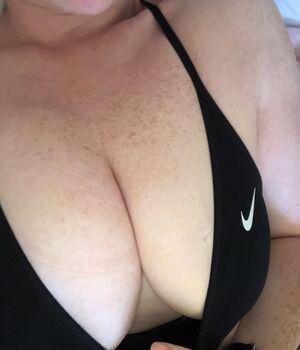 Bustyredheadmilf photo 34