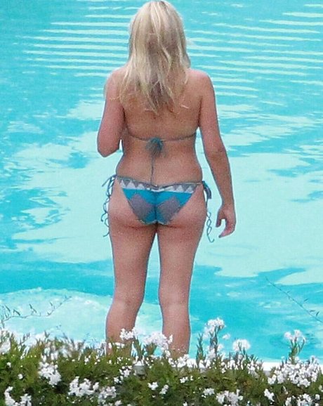 Busy Phillips photo 3