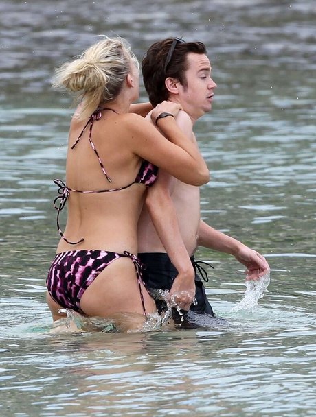 Busy Phillips photo 25