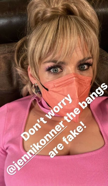 Busy Phillips photo 26