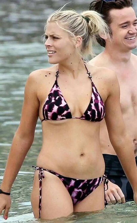 Busy Phillips photo 60