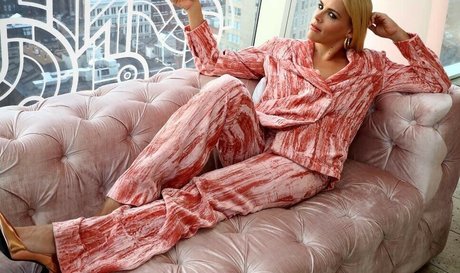 Busy Phillips photo 64