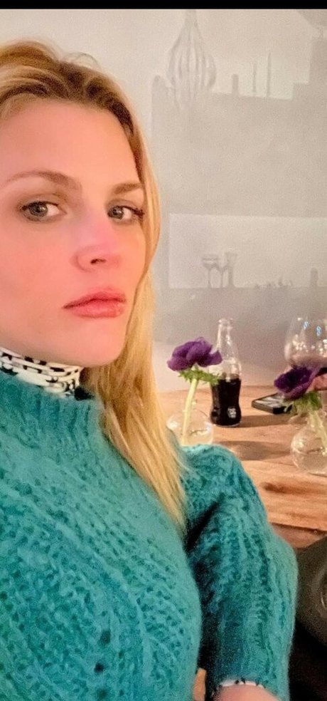 Busy Phillips photo 68