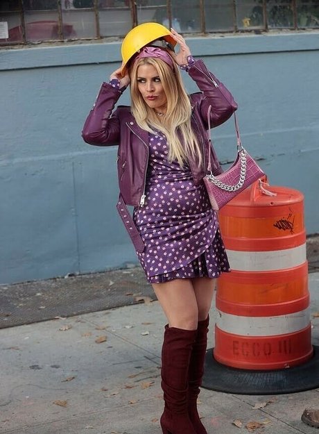 Busy Phillips photo 71