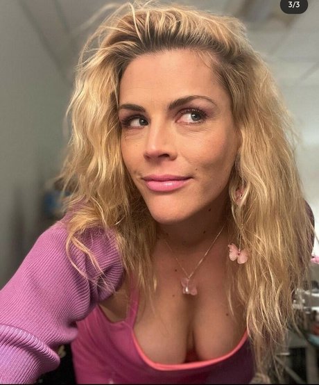 Busy Phillips photo 99