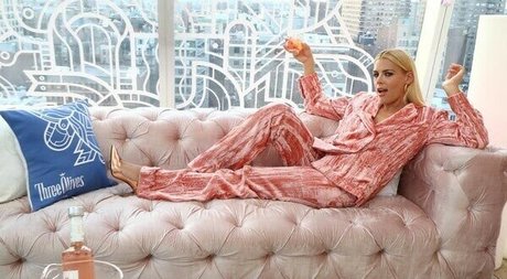Busy Phillips photo 121