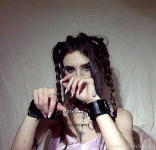 C0m9ts photo 24