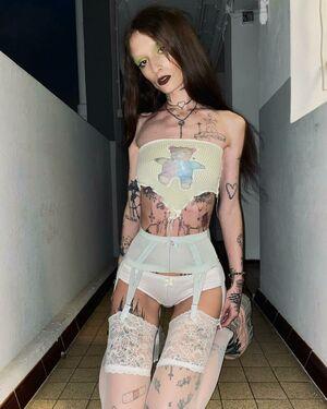 C0m9ts photo 141