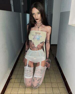 C0m9ts photo 147