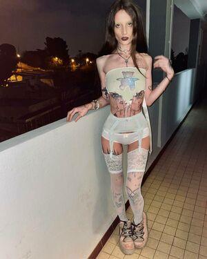 C0m9ts photo 149