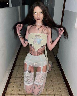 C0m9ts photo 150