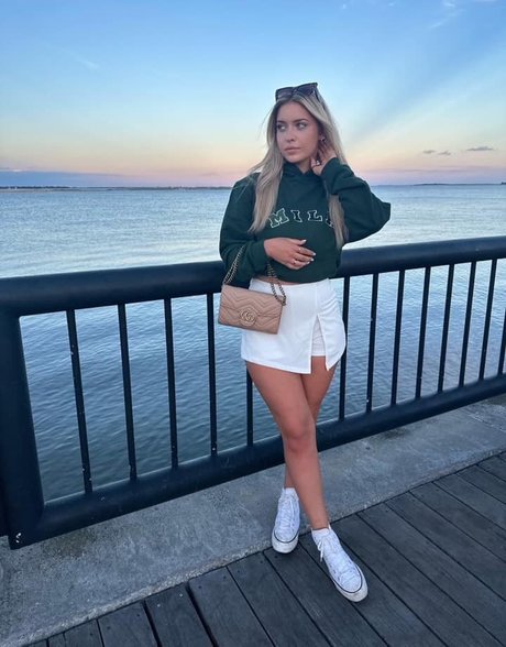 Caitlin Betterly photo 48