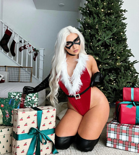 Caitlin Christine photo 25