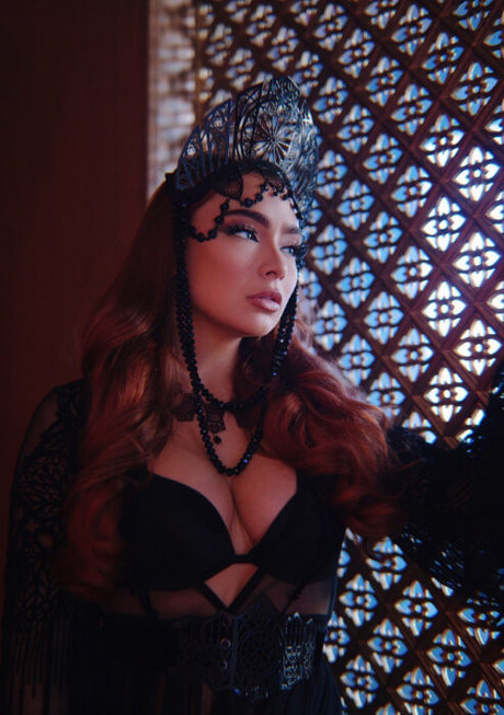 Caitlin Christine photo 57