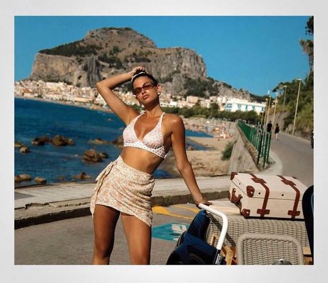 Caitlin Lamb photo 8