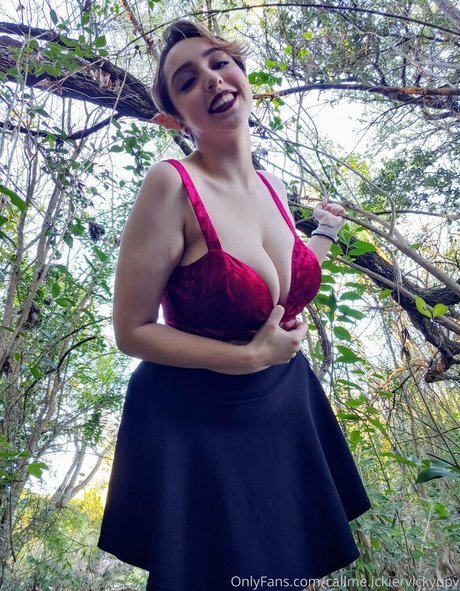 Callme.ickiervickyfree photo 17