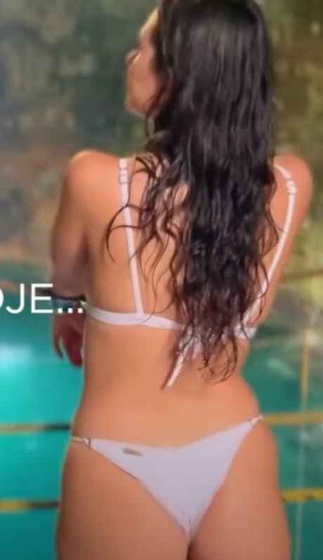 Camila Bonatelli photo 17