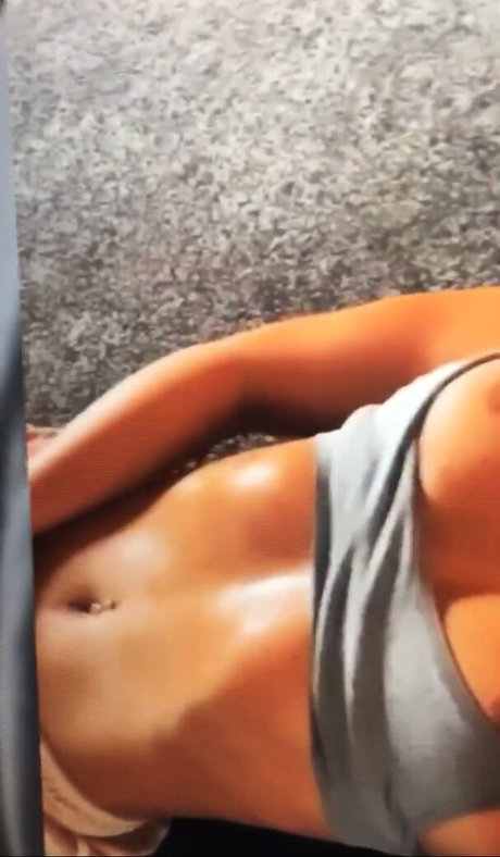 Camilla Ainsworth photo 27