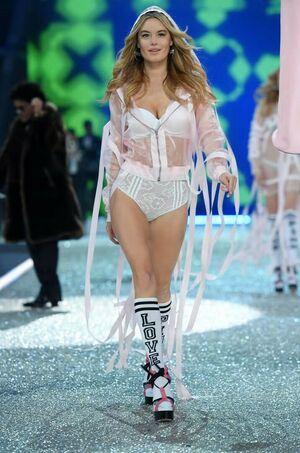 Camille Rowe photo 81