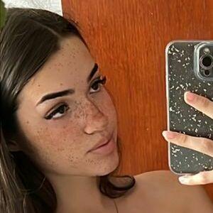 Profile photo of Camis Souza