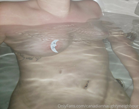 Canadiannaughtyneighbour photo 20