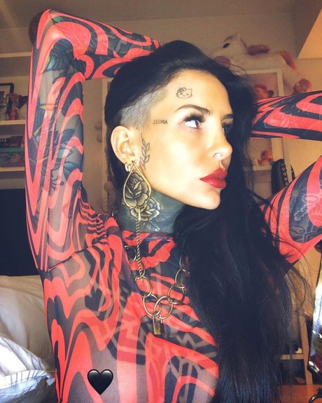 Candelaria Tinelli photo 14