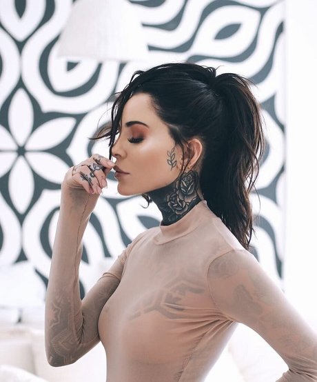 Candelaria Tinelli photo 27