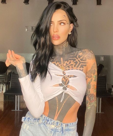 Candelaria Tinelli photo 30