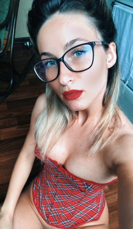 Cara Mell photo 132