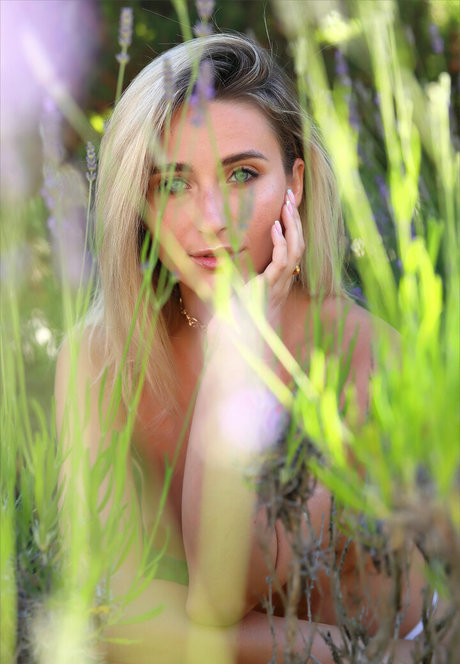 Cara Mell photo 527