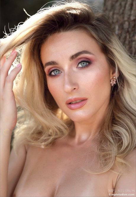 Cara Mell photo 579
