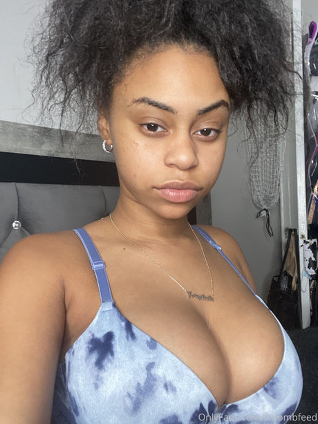 Kayla Le Bomb photo 4