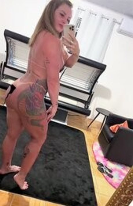 Carla Kirinus photo 5
