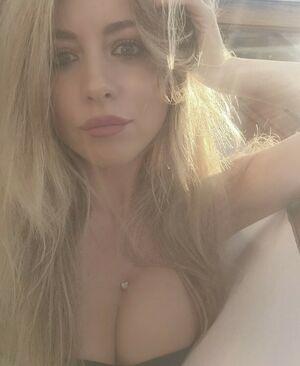 Carly Baker photo 7