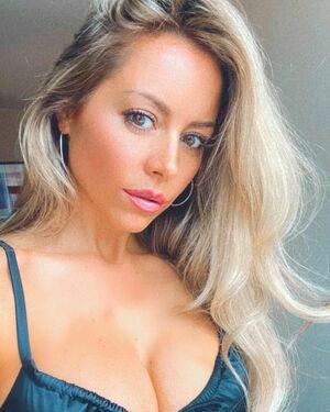 Carly Baker photo 176