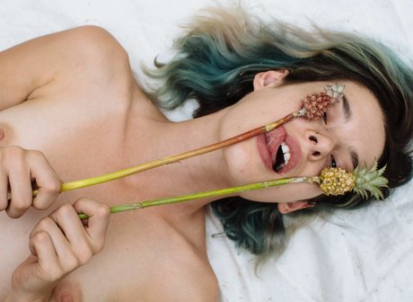 Carly Foulkes photo 30
