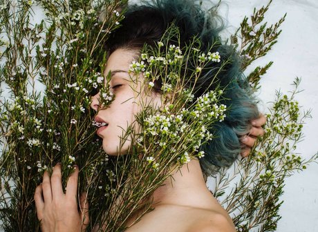 Carly Foulkes photo 35
