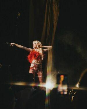 Carly Rae Jepsen photo 45