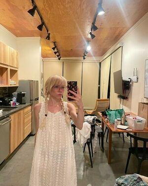 Carly Rae Jepsen photo 65