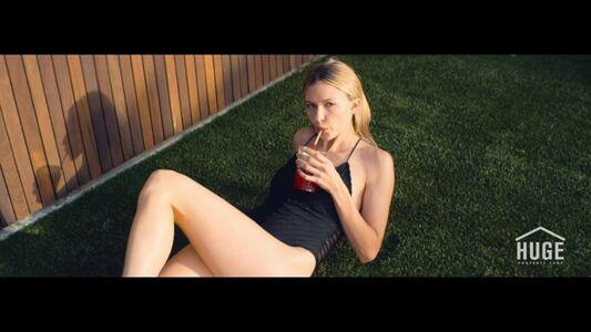 Carly Rae Jepsen photo 95