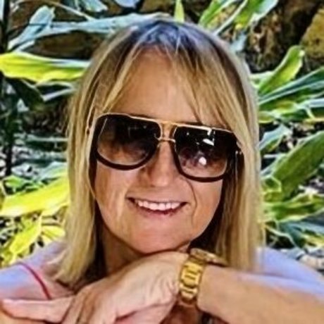 Carol McGiffin photo 4