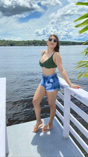Carol Menezes photo 6