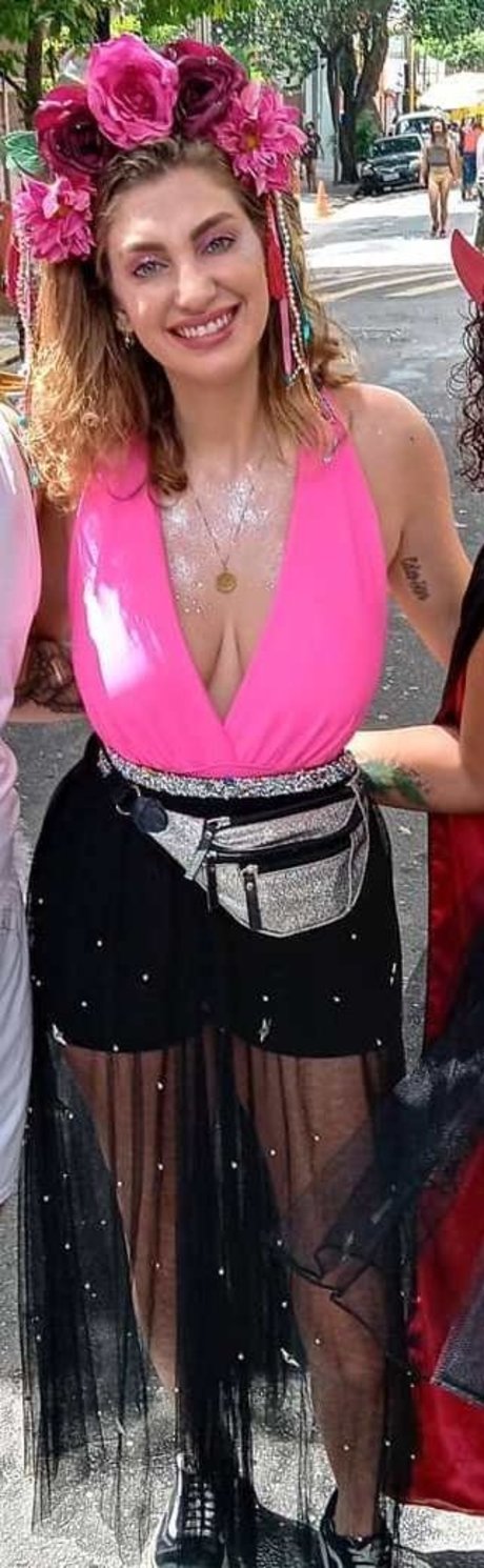 Carol Moreira photo 25