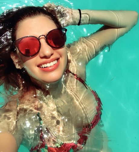 Carol Moreira photo 30